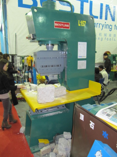 machinery-saw.jpg